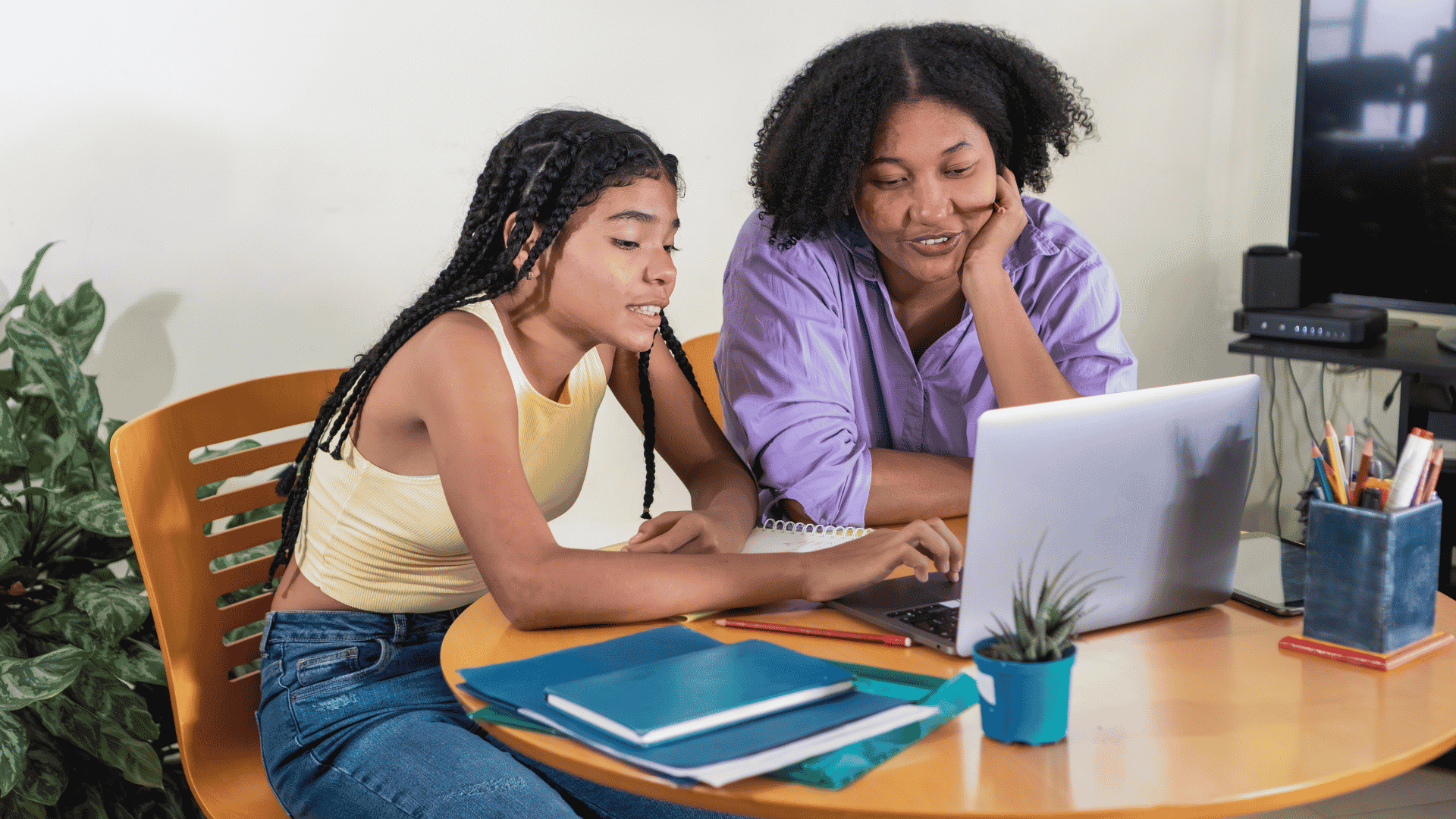Online Schooling: Adapting Education to Family Circumstances