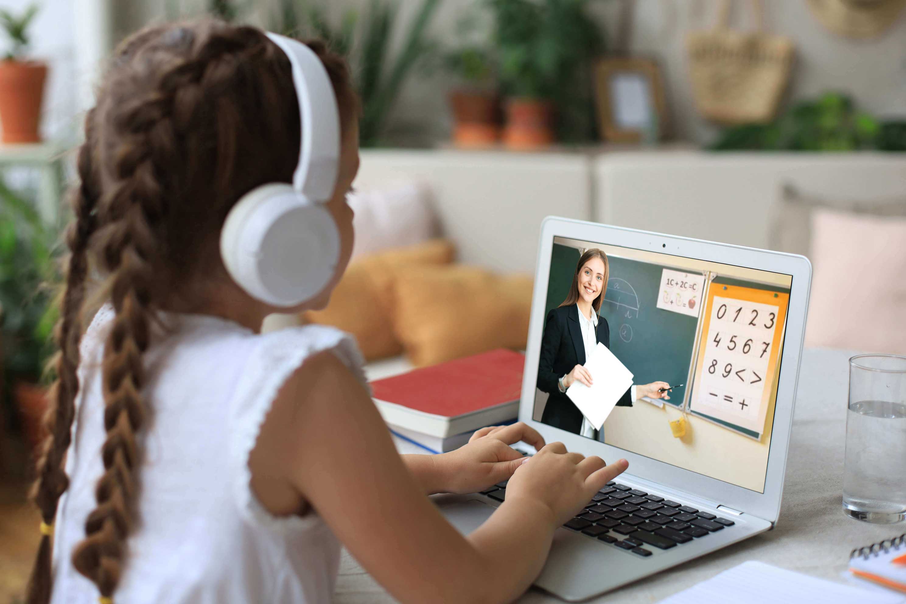 Supporting Students with Anxiety and Stress Through Online Education