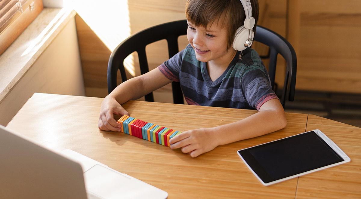 How Online Learning Supports Children During Family Health Challenges