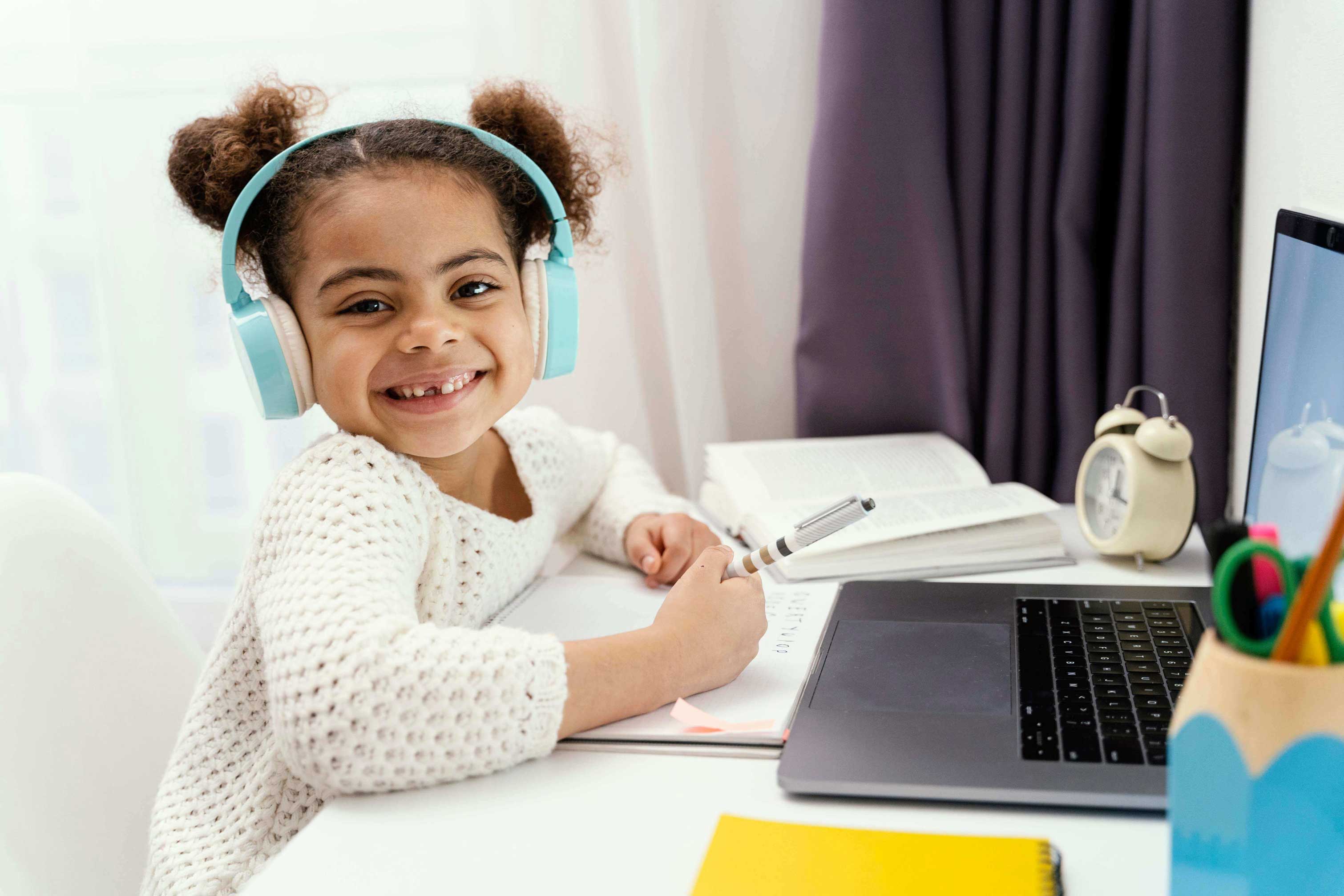 Elementary Reading and Literacy Development in a Virtual Environment